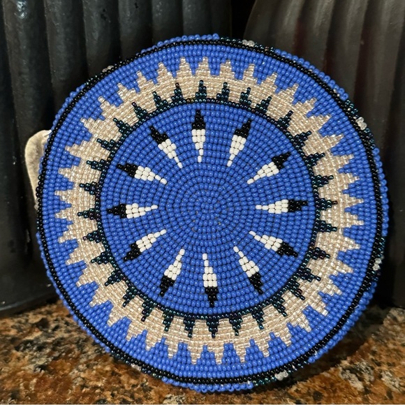 Native American Beaded Circular Coin Purse Wallet Lined leather hide zipper pull - Picture 4 of 7
